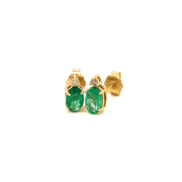 Aretes con esmeralda en oro amarillo 14k.