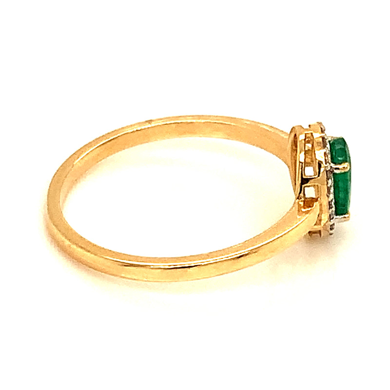 Anillo con esmeralda en oro amarillo 14kt.