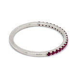 Anillo de rubi en oro blanco 14k.