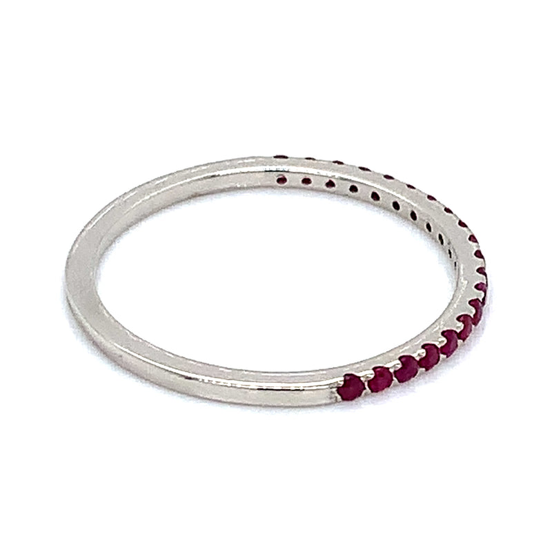 Anillo de rubi en oro blanco 14k.