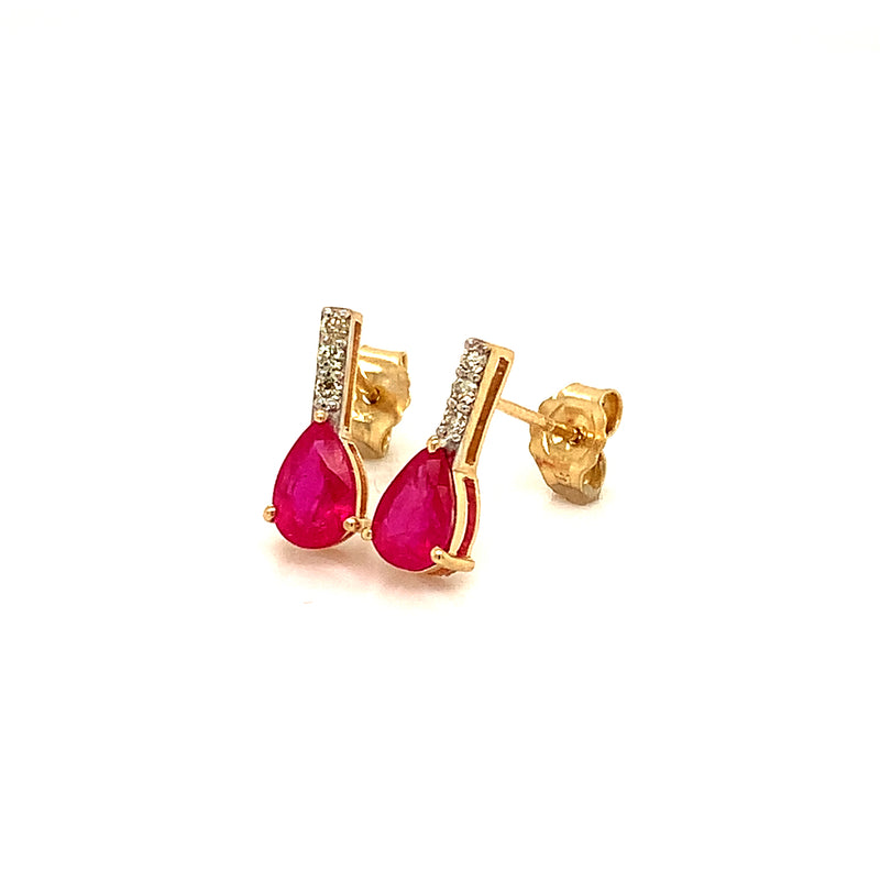 Aretes de rubí en oro amarillo 14kt