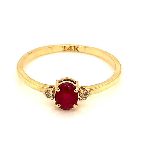 Anillo de rubi en oro amarillo 14k.