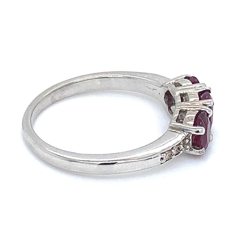 Anillo de rubí en plata 925
