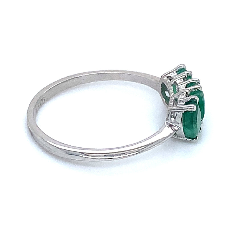 Anillo de esmeralda en plata 925.