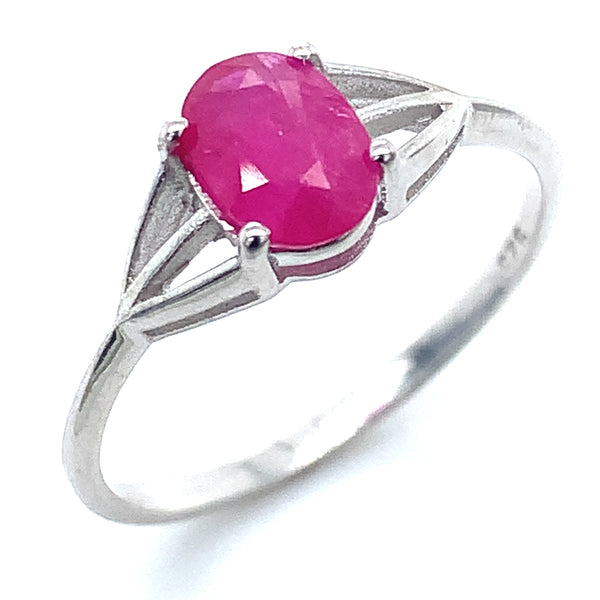 Anillo de rubí en plata 925