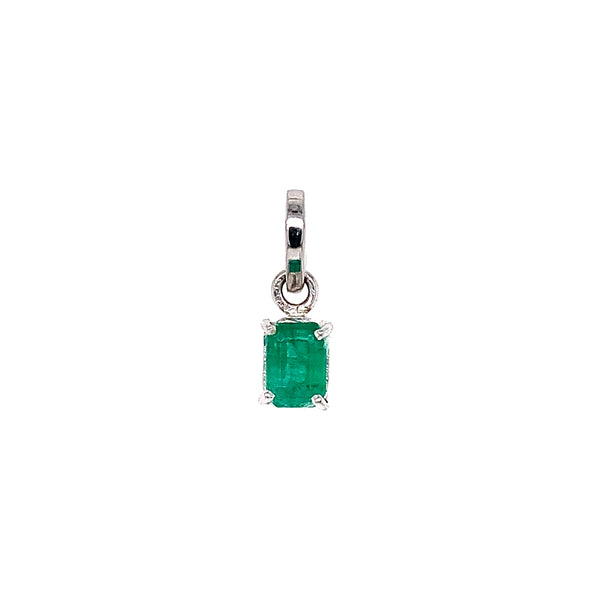 Dije de esmeralda en plata 925.