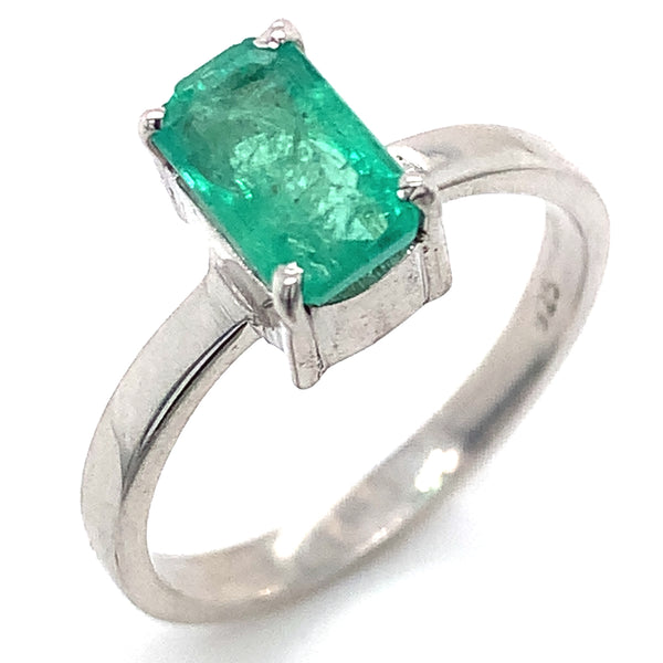Anillo de esmeralda en plata 925.