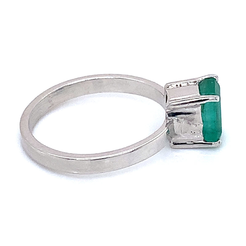 Anillo de esmeralda en plata 925.