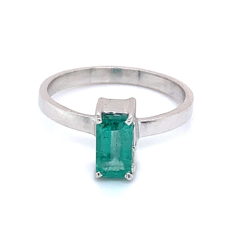 Anillo de esmeralda en plata 925.