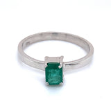 Anillo de esmeralda en plata 925.