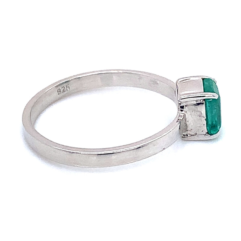 Anillo de esmeralda en plata 925.