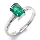 Anillo de esmeralda en plata 925.