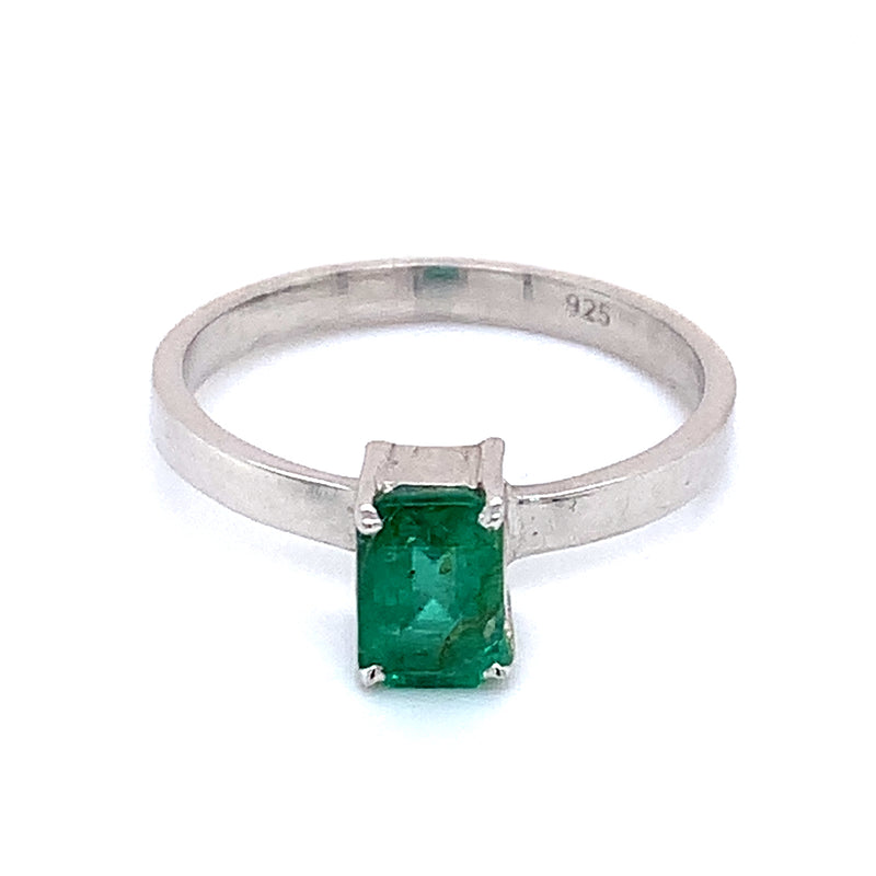 Anillo de esmeralda en plata 925.