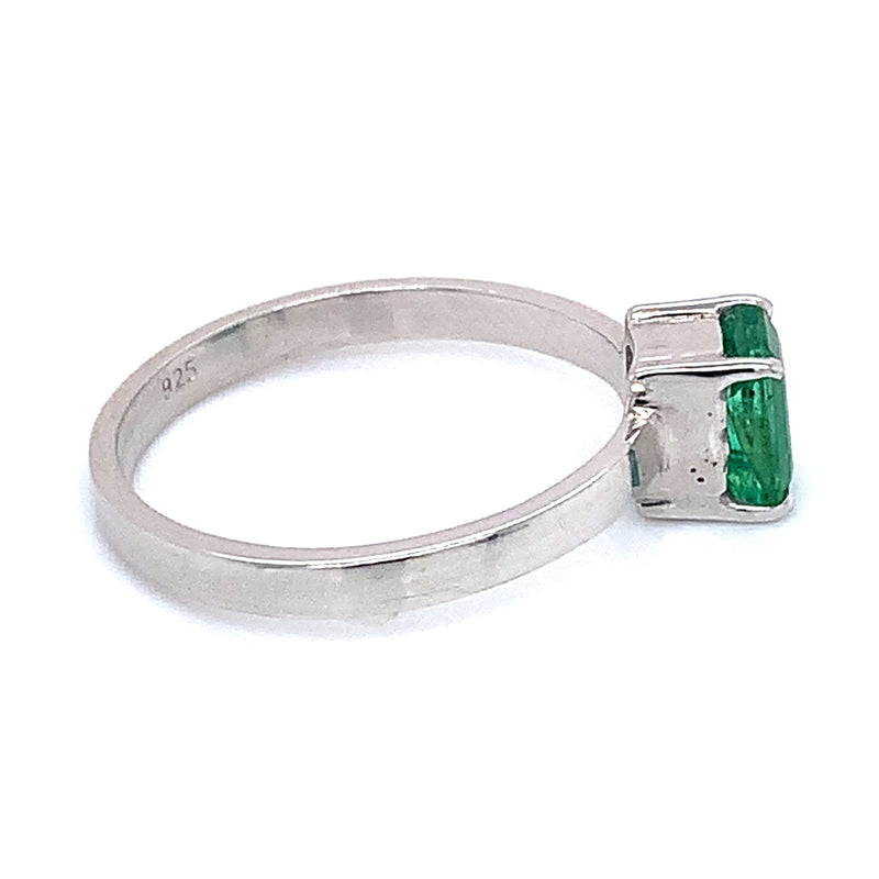 Anillo de esmeralda en plata 925.