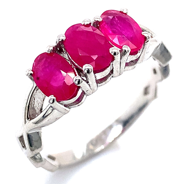 Anillo de rubí en plata 925