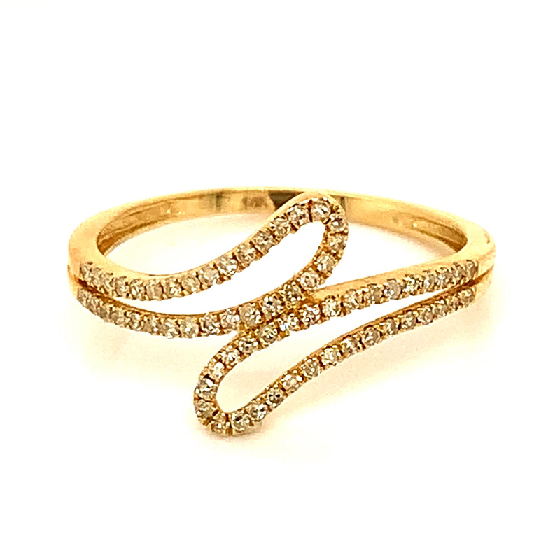 (ND) Anillo con diamantes en oro amarillo 14kt
