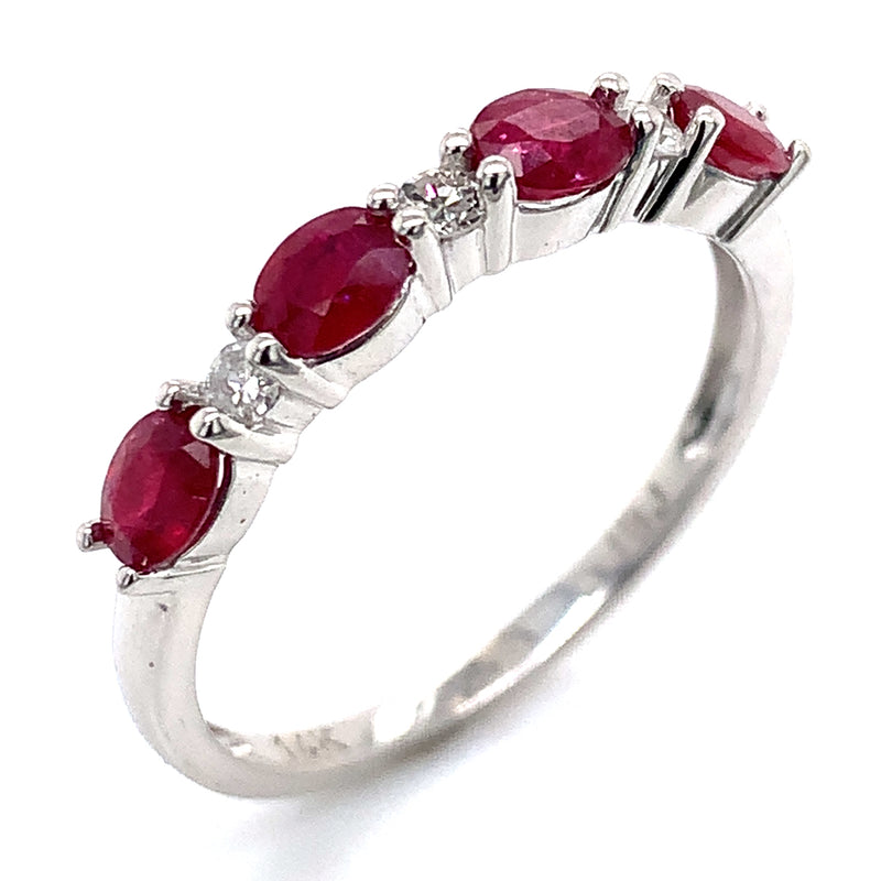 Anillo de rubi en oro blanco 14k.
