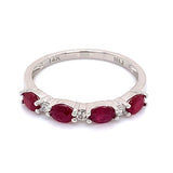 Anillo de rubi en oro blanco 14k.