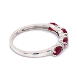 Anillo de rubi en oro blanco 14k.