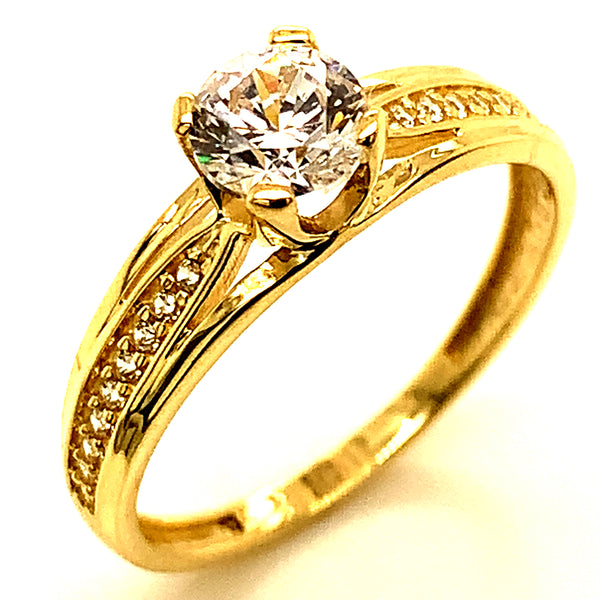 Anillo con circones en oro amarillo 10kt.