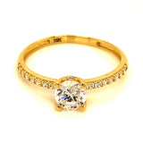 Anillo con circones en oro amarillo 10kt.