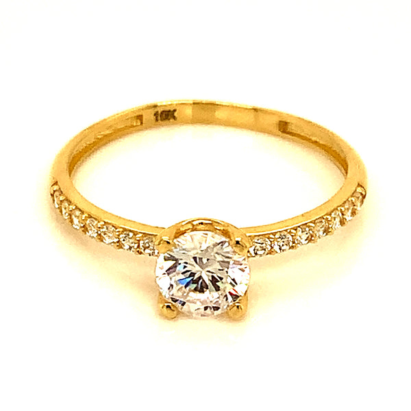 Anillo con circones en oro amarillo 10kt.