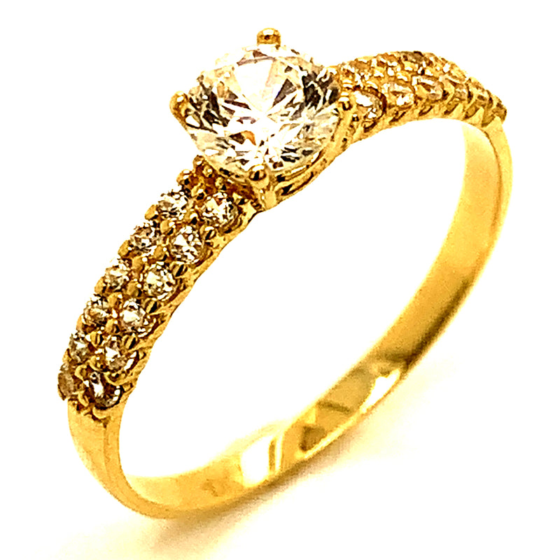 Anillo con circones en oro amarillo 10kt.