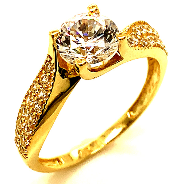 Anillo con circones en oro amarillo 10kt.