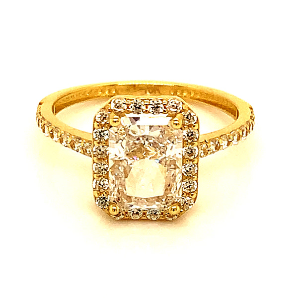 Anillo con circones en oro amarillo 10kt.