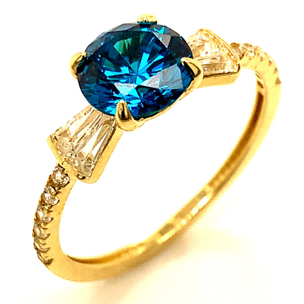 Anillo con circones en oro amarillo 10kt.
