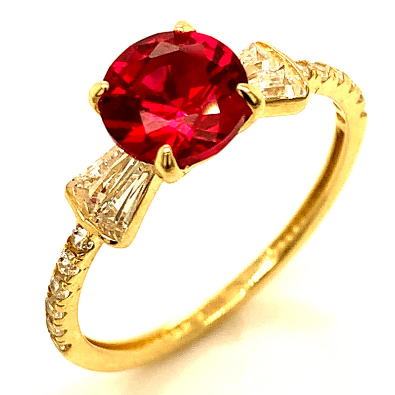 Anillo con circones en oro amarillo 10kt.