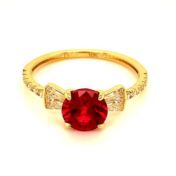 Anillo con circones en oro amarillo 10kt.