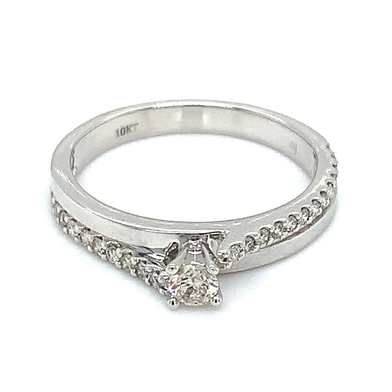 (SOFIA) Anillo con diamantes en oro blanco 10k