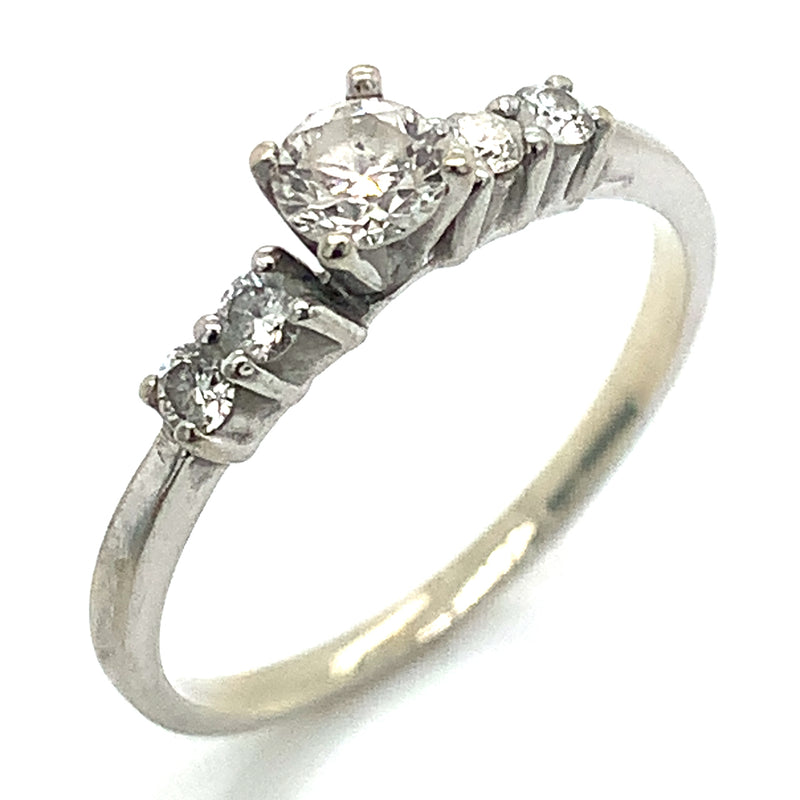 (SOFIA) Anillo con diamantes en oro blanco 10k