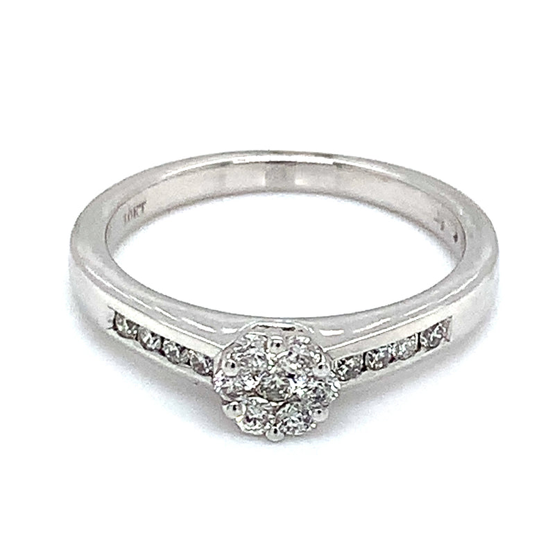 (SOFIA) Anillo con diamantes en oro blanco 10k