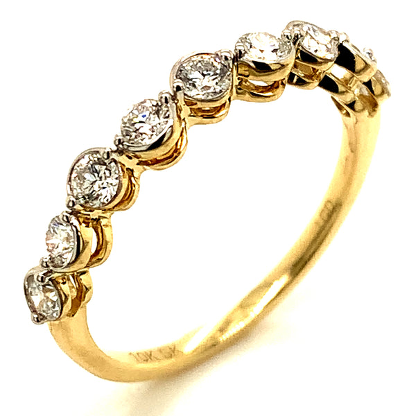 (LD) Anillo con diamante de laboratorio en oro amarillo 10kt.