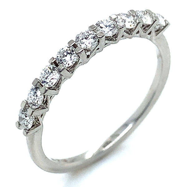 (LD) Banda con diamantes en oro blanco 10k