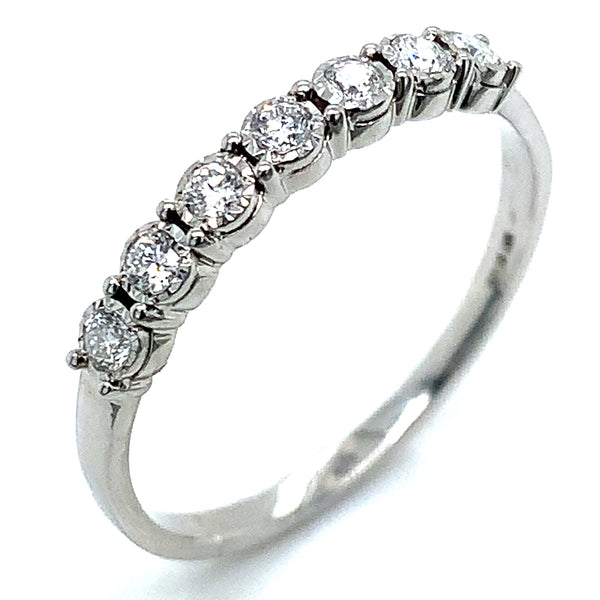 (LD) Banda con diamantes en oro blanco 10k