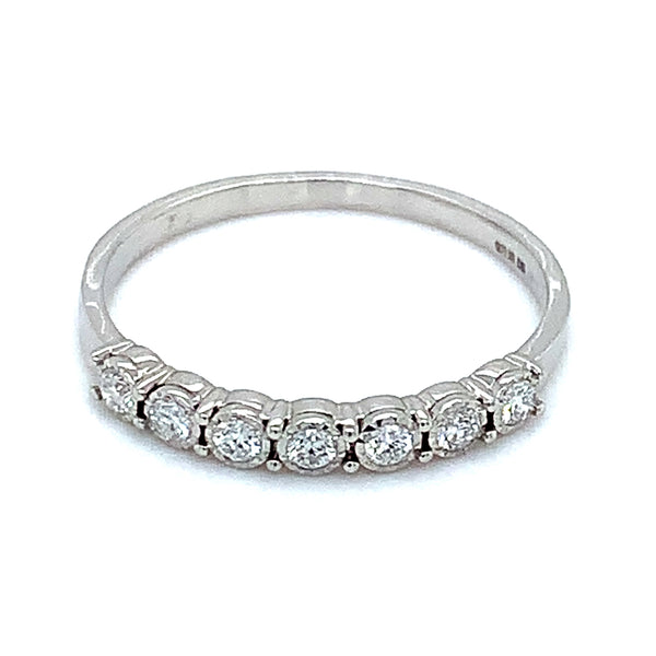 (LD) Banda con diamantes en oro blanco 10k