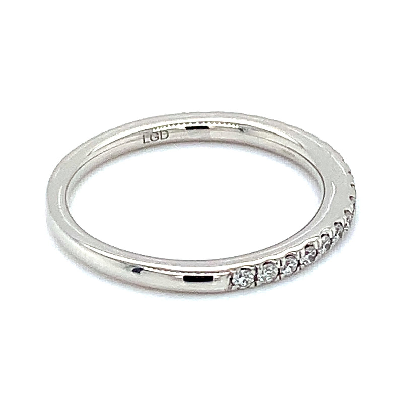 (LD) Banda con diamantes de laboratorio en oro blanco 14kt. D-0.25CTS.