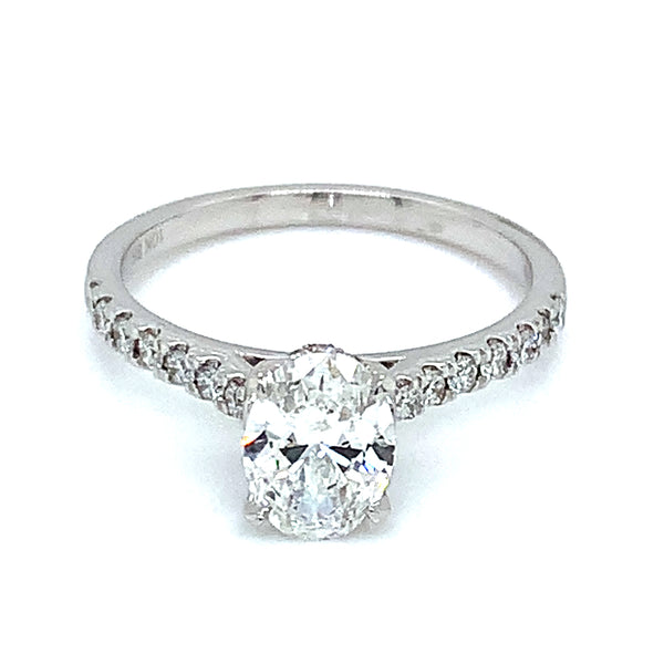 (LD) Anillo con diamante de laboratorio en oro blanco 10kt.
