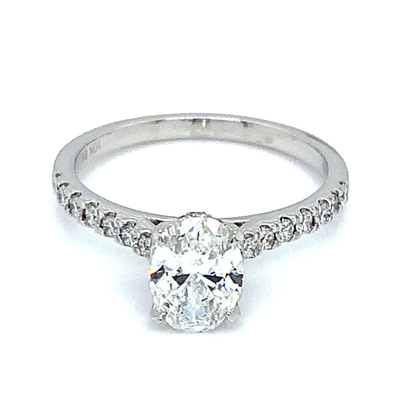 (LD) Anillo con diamante de laboratorio en oro blanco 10kt.