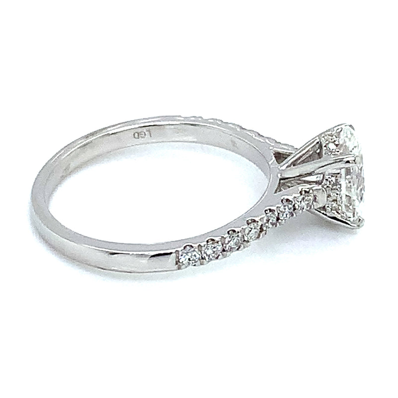 (LD) Anillo con diamante de laboratorio en oro blanco 10kt.