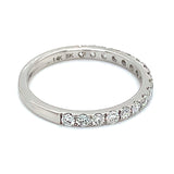 (LD) Banda con diamantes en oro blanco 14k