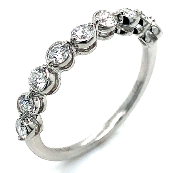 (LD) Anillo con diamante de laboratorio en oro blanco 10kt.