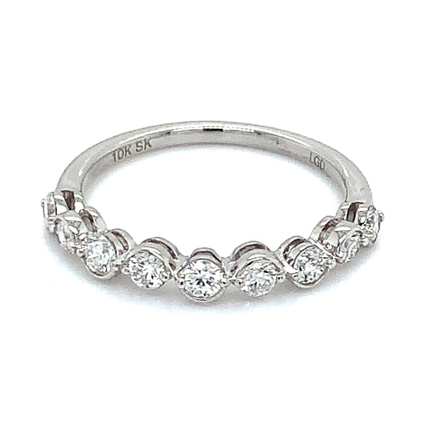 (LD) Anillo con diamante de laboratorio en oro blanco 10kt.