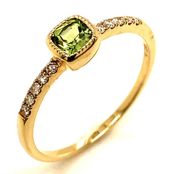 Anillo de Peridoto en oro amarillo 10kt.  ANTES:  $319.00