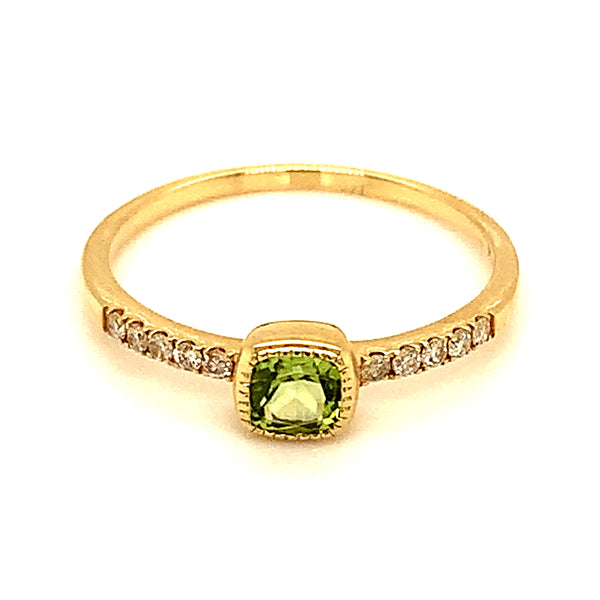 Anillo de Peridoto en oro amarillo 10kt.  ANTES:  $319.00