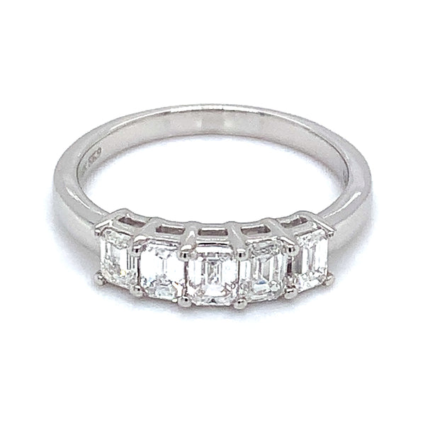 (LD) Anillo con diamantes de laboratorio en oro blanco 14kt.