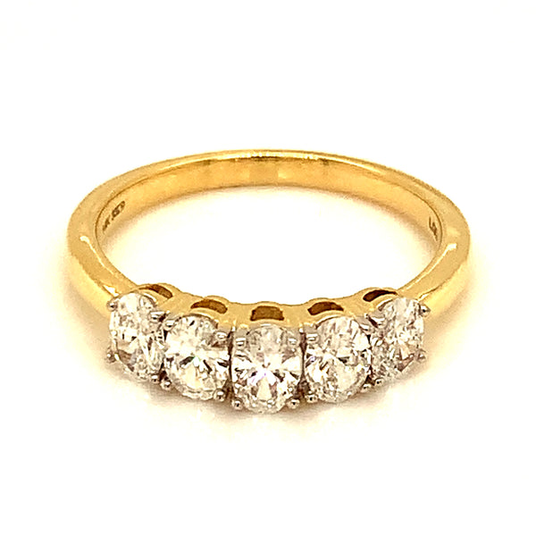 (LD) Anillo con diamantes de laboratorio en oro amarillo 14kt.